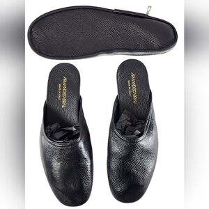Black DearLeather Slippers With Carry Case
